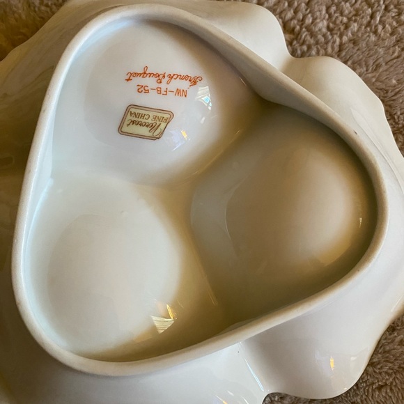 Norcrest French bouquet Porcelain Divided Dish. Light mint color. 1952 - Picture 2 of 3